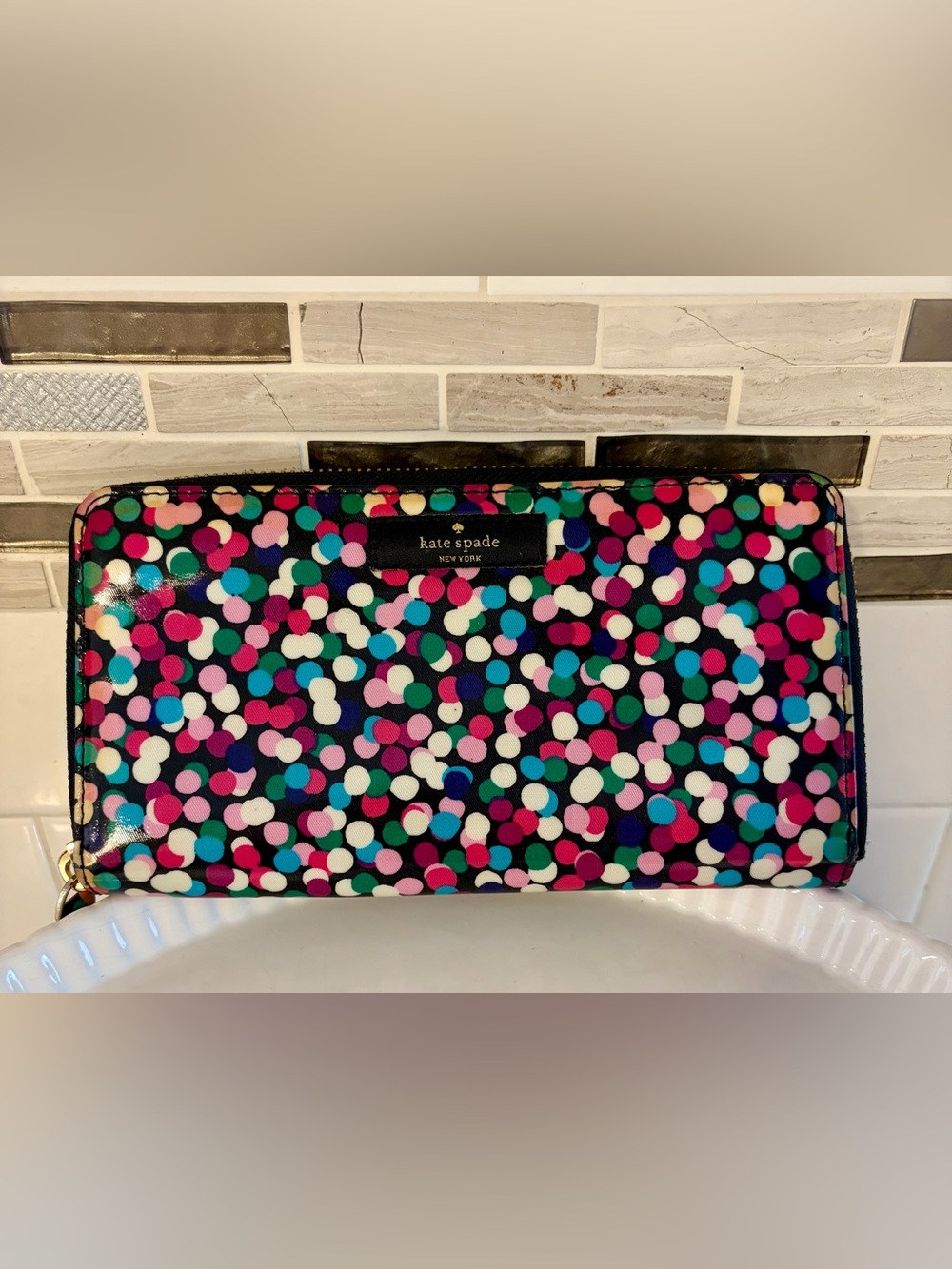 🎉 Kate Spade New York Confetti Dot Zip-Around Wallet 🎉